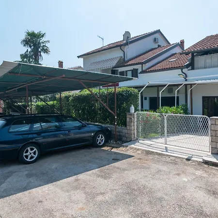 With Parking Space - 23561 Appartement *