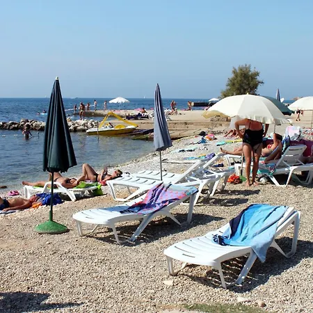 With Parking Space - 23561 Apartment Poreč