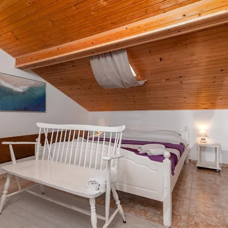 Appartement With Parking Space - 23561 Poreč