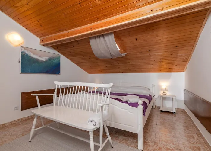 Apartamento With Parking Space - 23561 Poreč